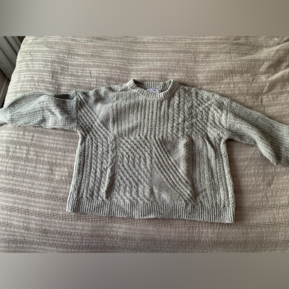 Old Navy soft chunky sweater with narrow wrist detail - Picture 4 of 7
